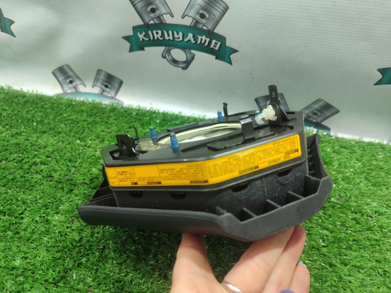 Подушка безопасности в руль TOYOTA Harrier MCU10W