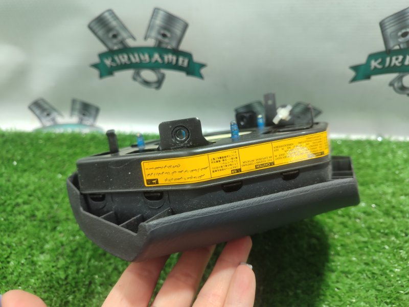 Подушка безопасности в руль TOYOTA Harrier MCU10W