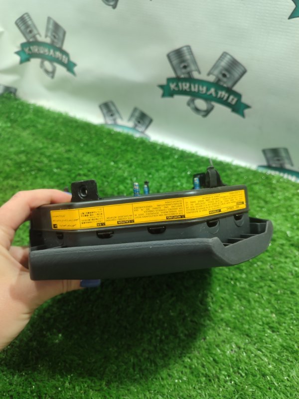 Подушка безопасности в руль TOYOTA Harrier MCU15/MCU15W