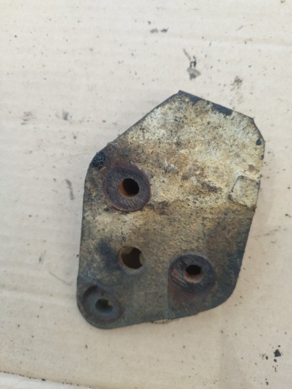 Кронштейн двигателя LADA 2131 4x4