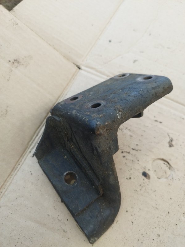 Кронштейн двигателя LADA 2131 4x4