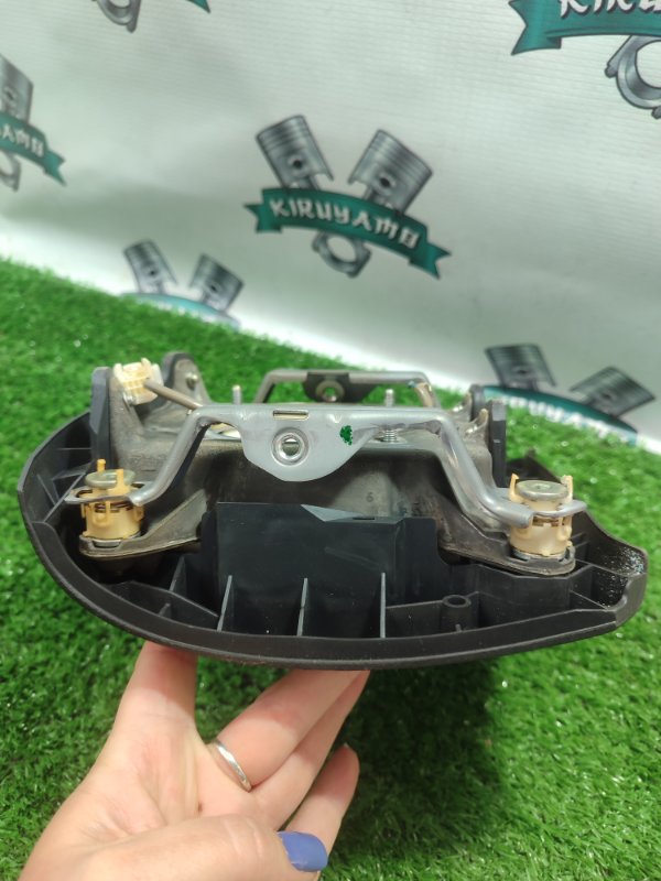 Подушка безопасности в руль TOYOTA Voxy