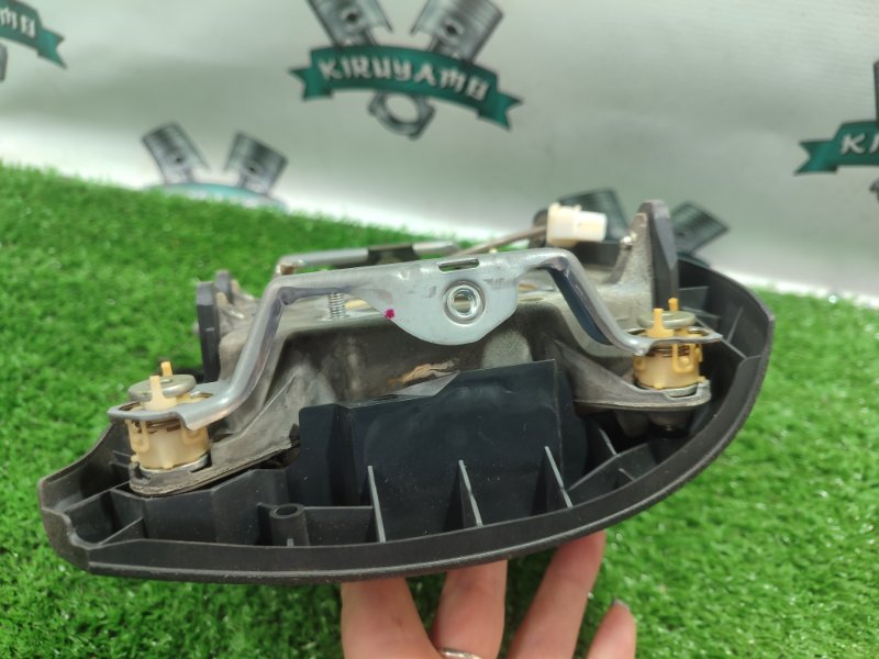 Подушка безопасности в руль TOYOTA Voxy