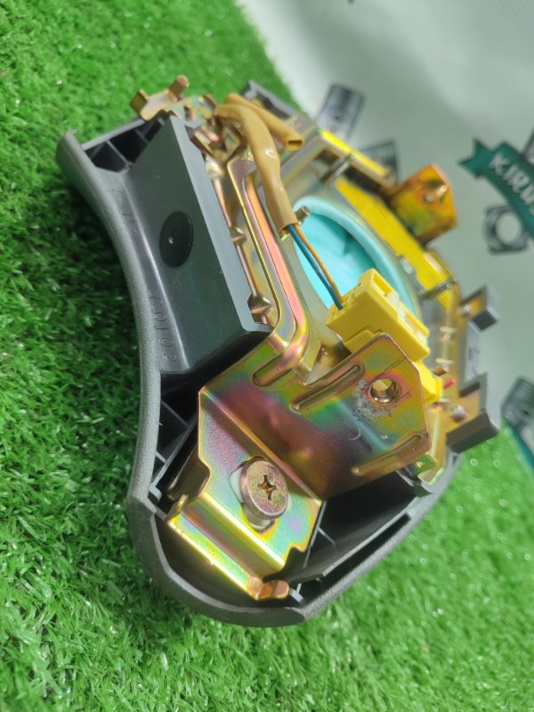 Подушка безопасности в руль TOYOTA Vitz