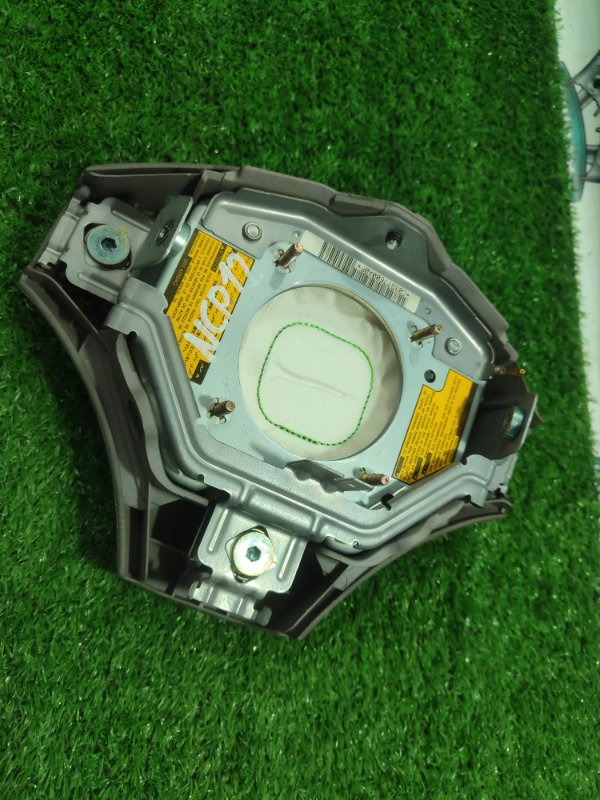 Подушка безопасности в руль TOYOTA PLATZ NCP12