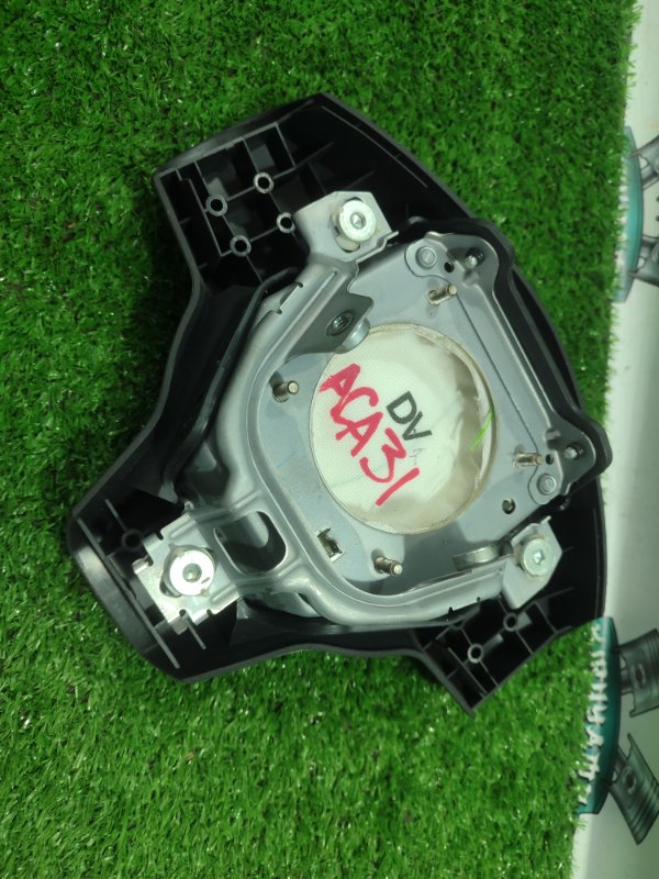 Подушка безопасности в руль TOYOTA RAV4 ACA31W