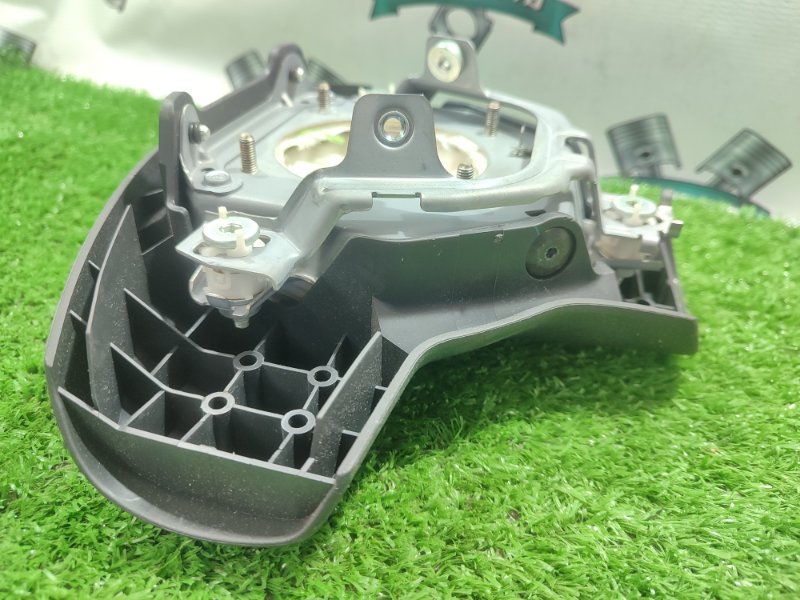 Подушка безопасности в руль TOYOTA RAV4 ACA31W