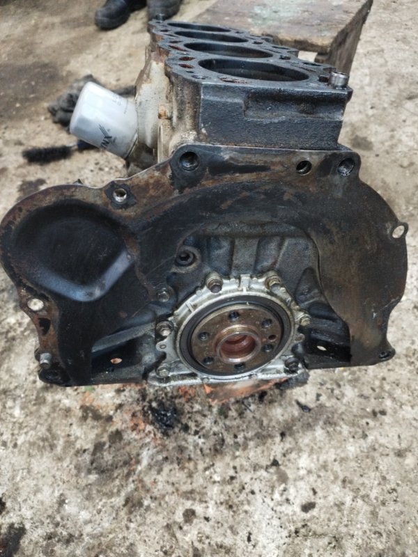 Блок цилиндров Toyota Carina 1989 st170