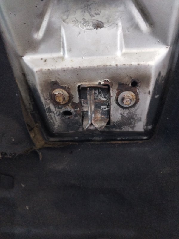 Капот Ford FOCUS 2