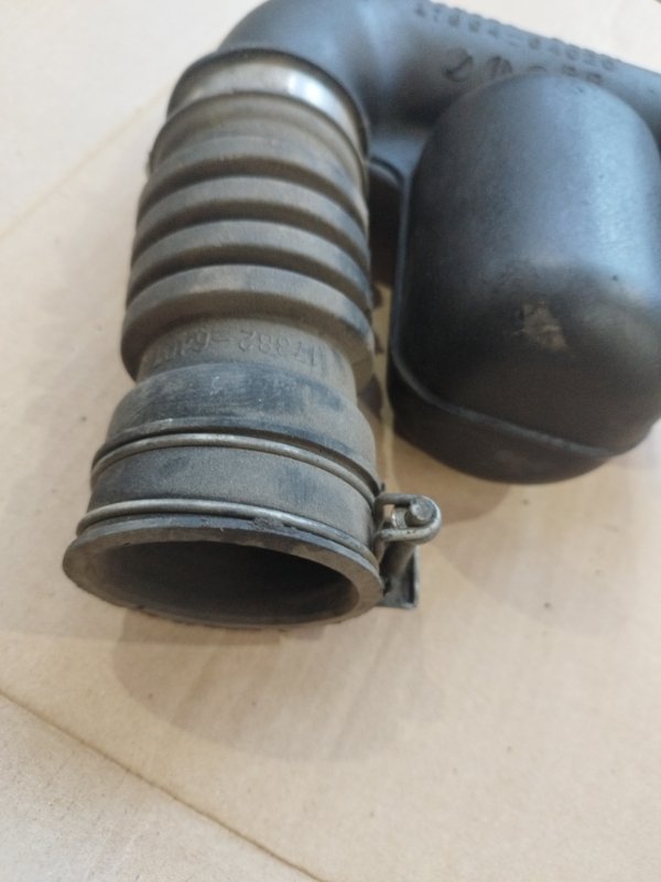 Патрубок воздушного фильтра Toyota CORONA 1995 седан