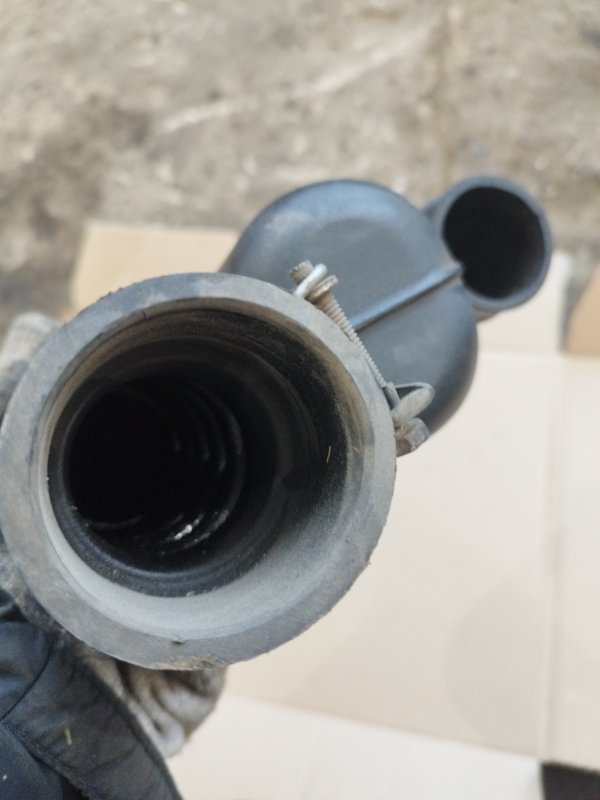 Патрубок воздушного фильтра Toyota CORONA 1995 седан