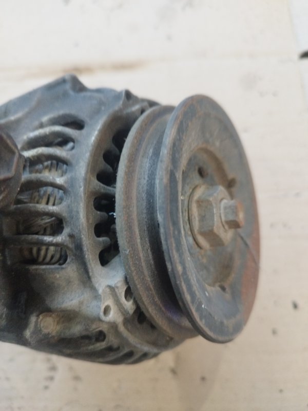 Генератор Toyota CORONA 1995 седан