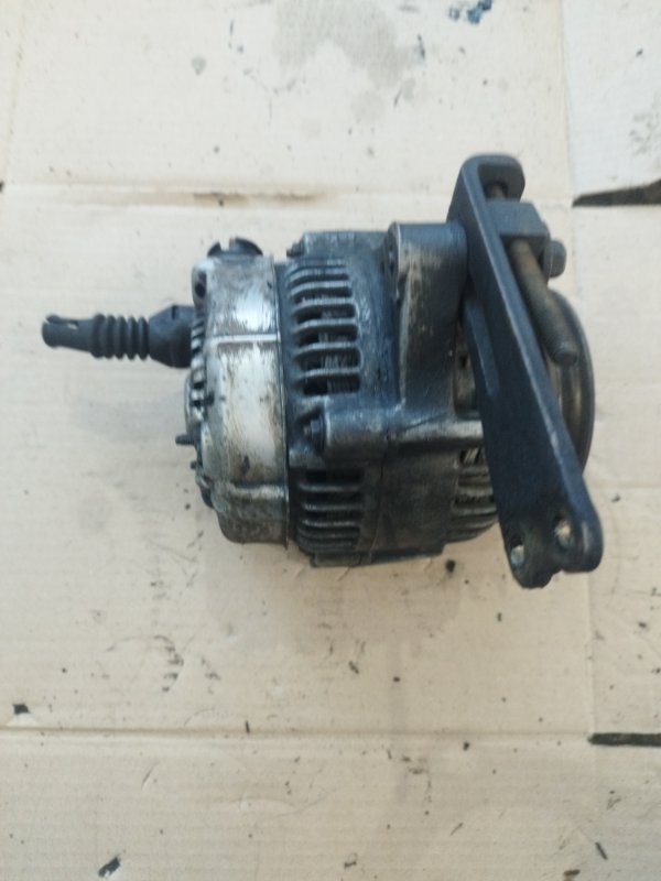 Генератор Toyota CORONA 1995 седан