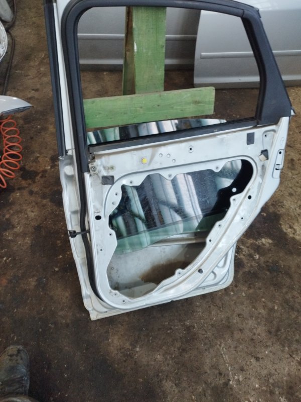 Дверь боковая Ford FOCUS 2