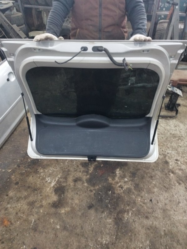 Крышка багажника Ford FOCUS 2