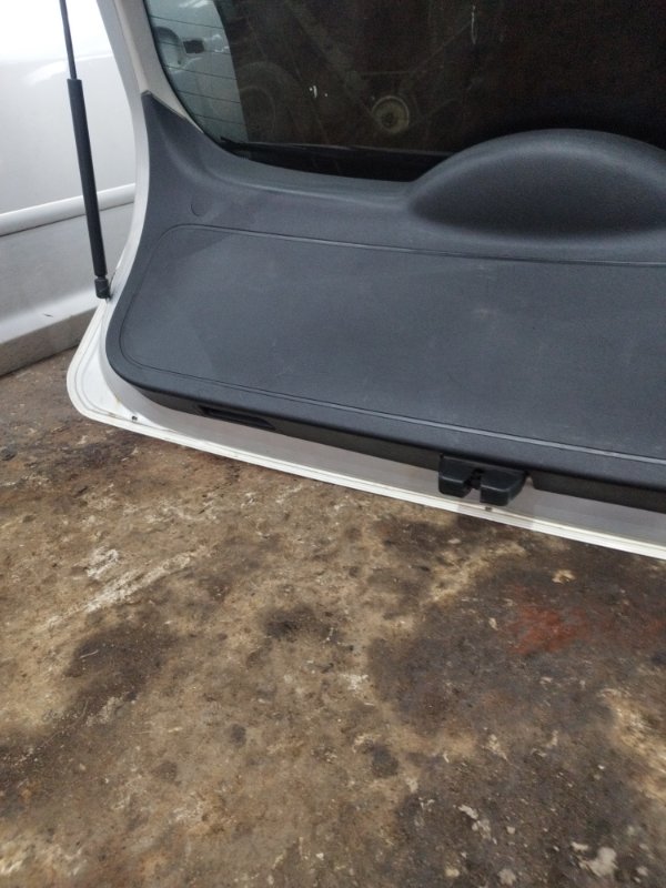 Крышка багажника Ford FOCUS 2