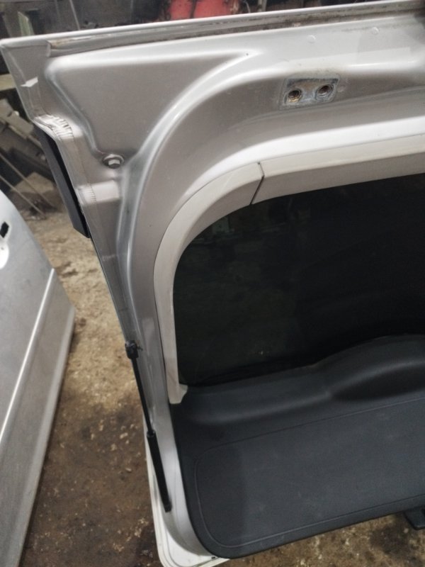 Крышка багажника Ford FOCUS 2