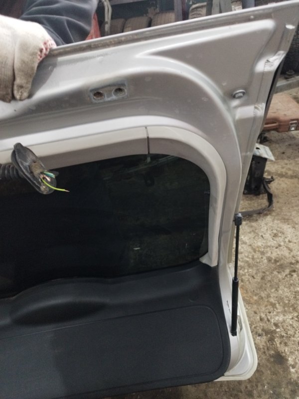 Крышка багажника Ford FOCUS 2