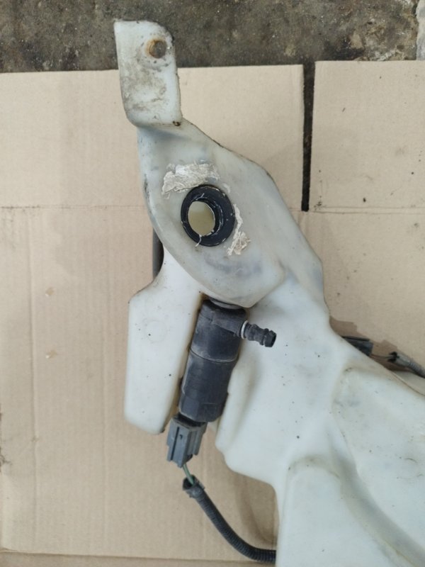 Бачок стеклоомывателя Ford FOCUS 2