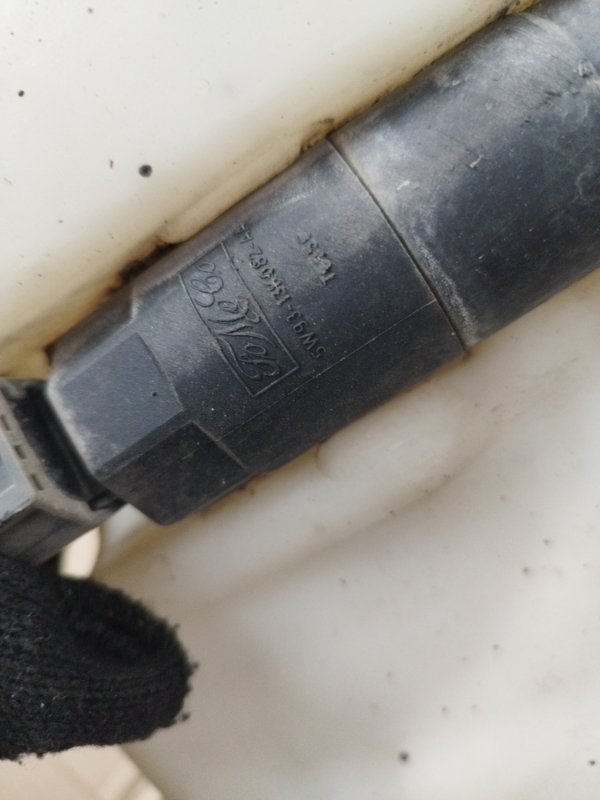 Бачок стеклоомывателя Ford FOCUS 2