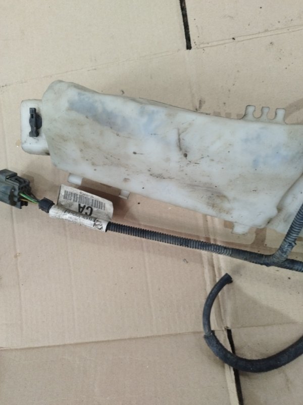 Бачок стеклоомывателя Ford FOCUS 2