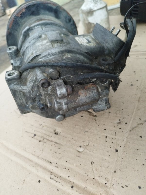 Компрессор кондиционера Toyota Carina 1989 st170