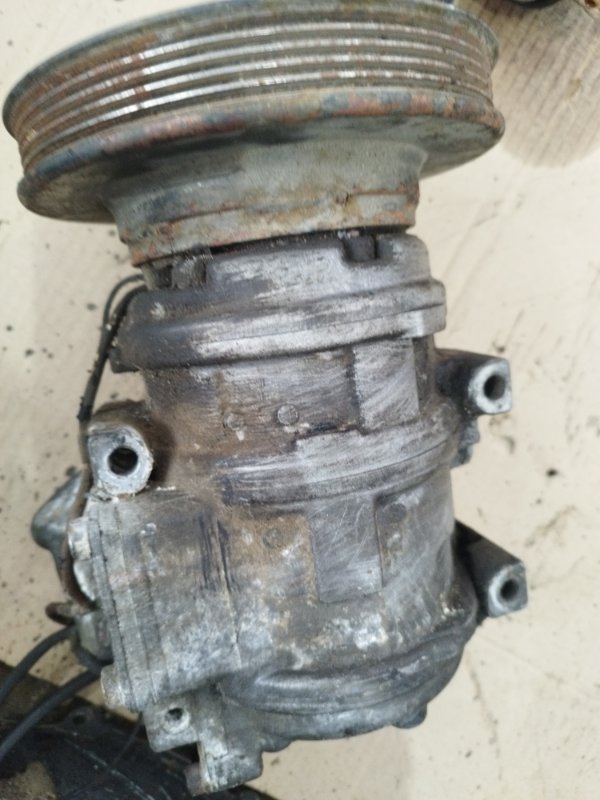 Компрессор кондиционера Toyota Carina 1989 st170