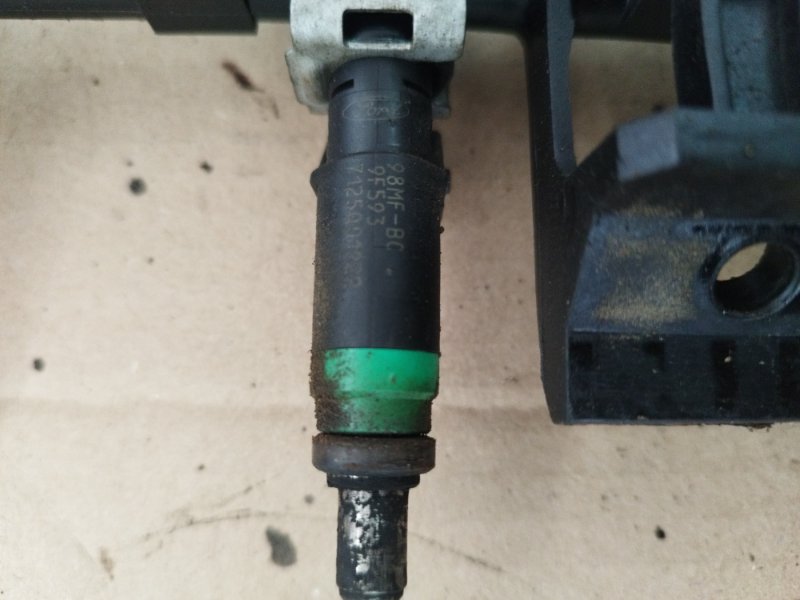 Топливная рейка Ford FOCUS 2