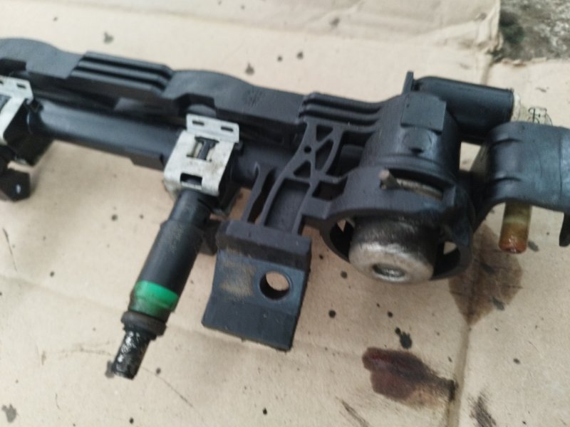 Топливная рейка Ford FOCUS 2