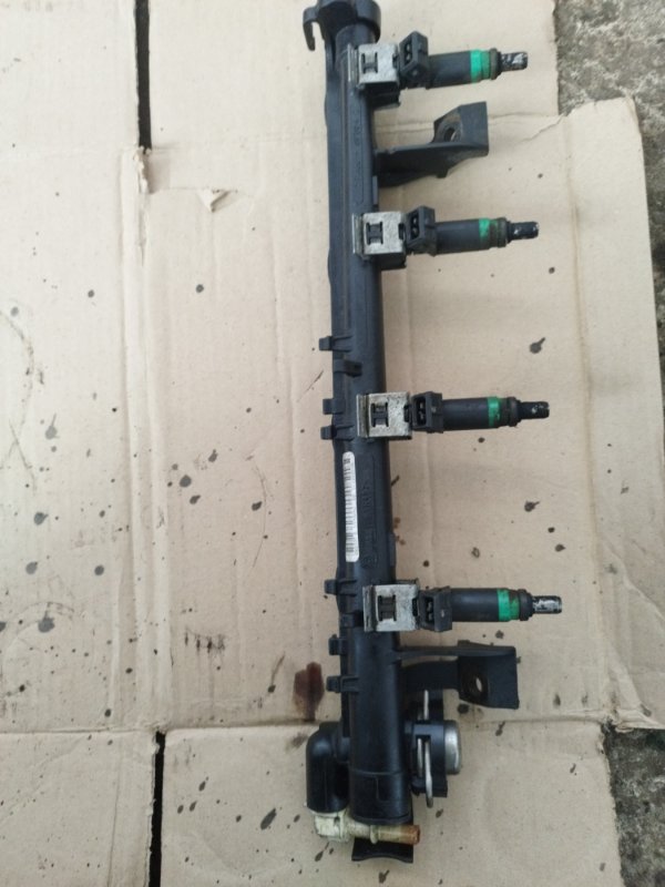 Топливная рейка Ford FOCUS 2