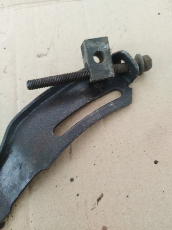 Кронштейн генератора Toyota Carina 1989 st170