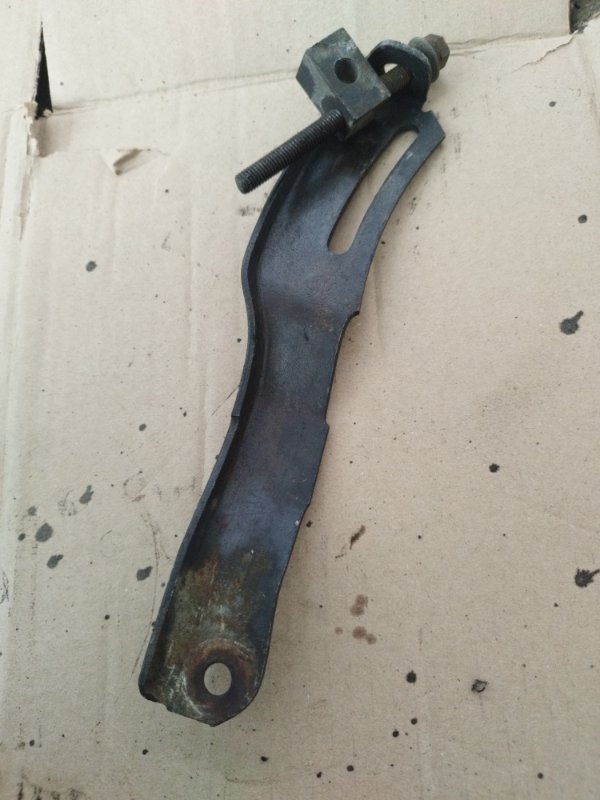 Кронштейн генератора Toyota Carina 1989 st170