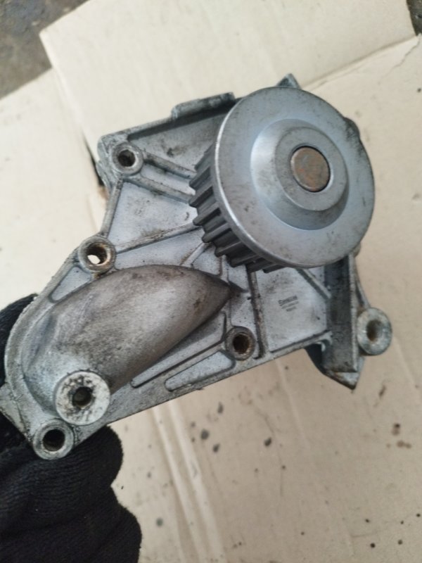 Помпа Toyota Carina 1989 st170