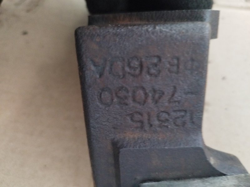 Кронштейн двигателя Toyota Carina 1989 st170