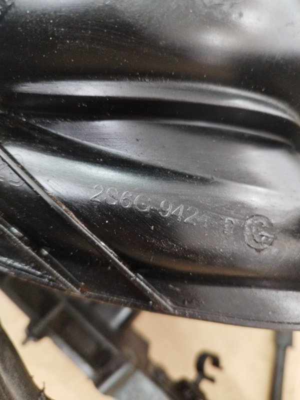 Коллектор впускной Ford FOCUS 2