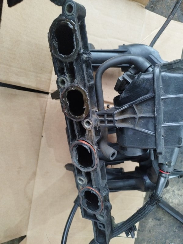 Коллектор впускной Ford FOCUS 2