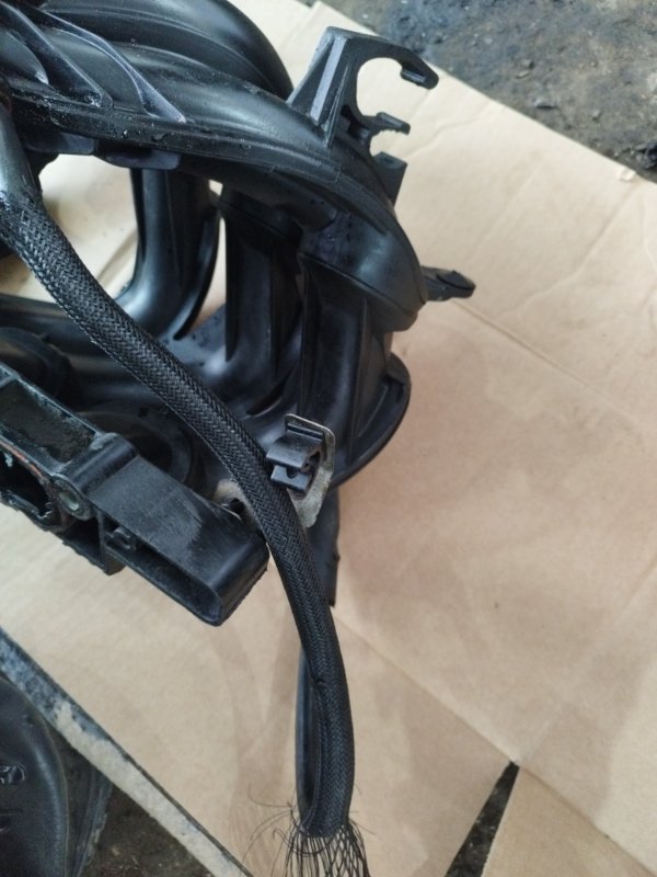 Коллектор впускной Ford FOCUS 2