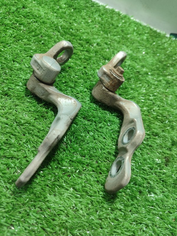 Петля двери Ford FOCUS 2