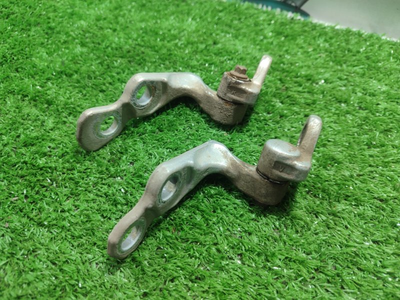 Петля двери Ford FOCUS 2