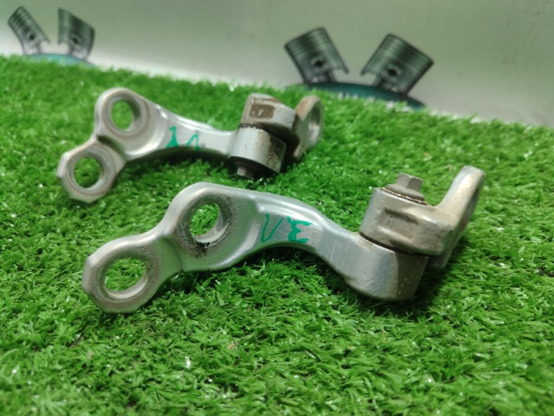 Петля двери Ford FOCUS 2