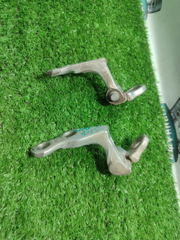 Петля двери Ford FOCUS 2