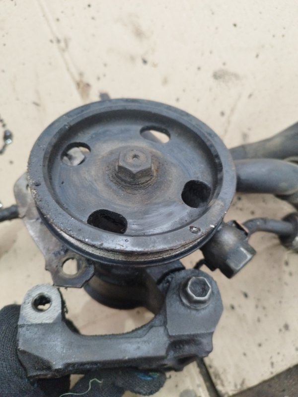 Насос гидроусилителя руля Toyota Carina 1989 st170