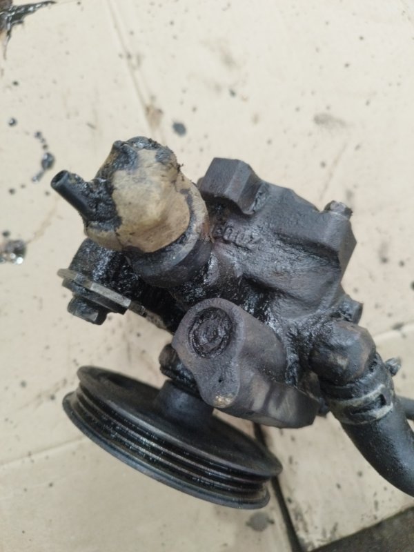 Насос гидроусилителя руля Toyota Carina 1989 st170