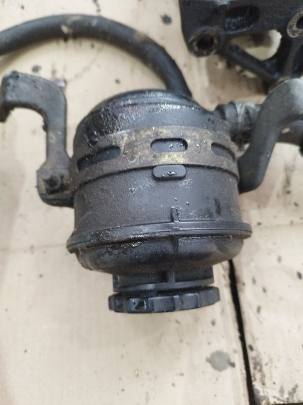 Насос гидроусилителя руля Toyota Carina 1989 st170