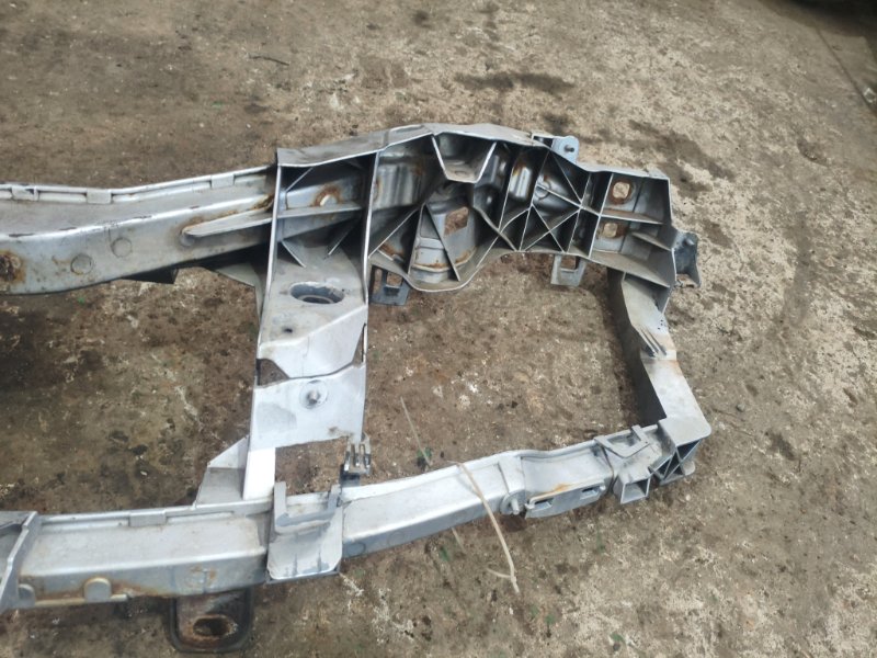 Рамка радиатора Ford FOCUS 2