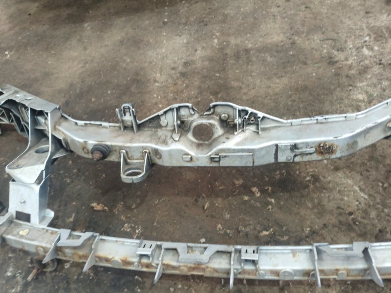 Рамка радиатора Ford FOCUS 2