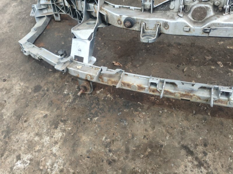 Рамка радиатора Ford FOCUS 2