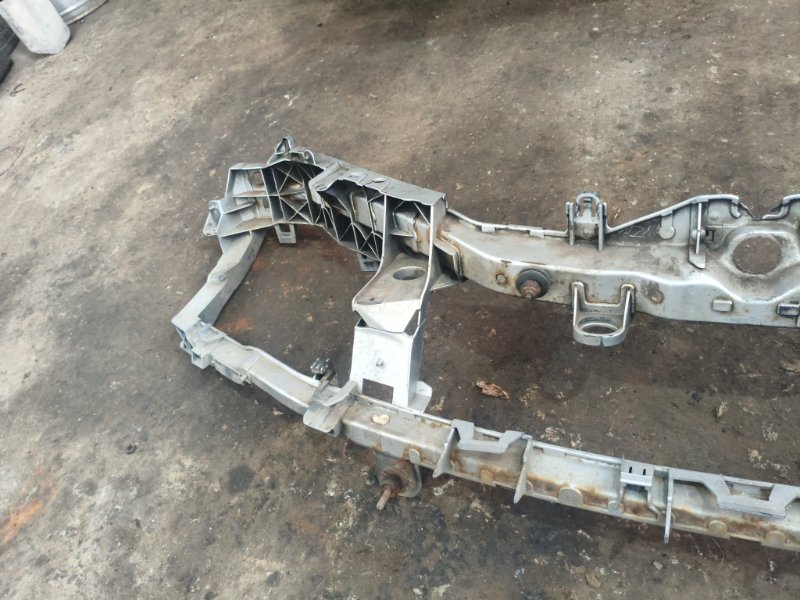 Рамка радиатора Ford FOCUS 2