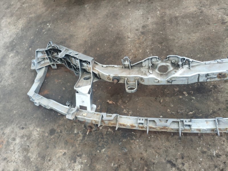 Рамка радиатора Ford FOCUS 2