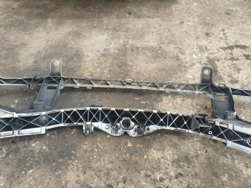 Рамка радиатора Ford FOCUS 2